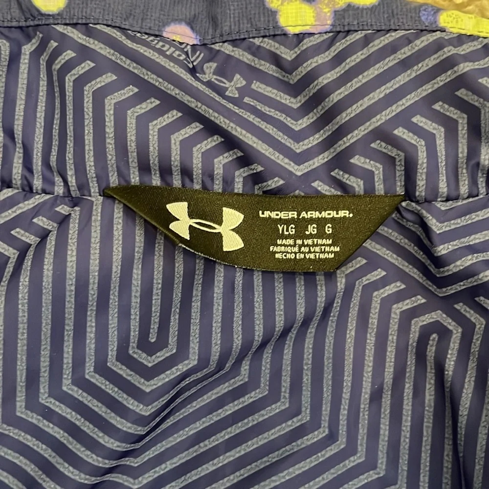 Girls Under Armour SZ L infrared cold gear jacket.Zip front & pockets.Excellent
